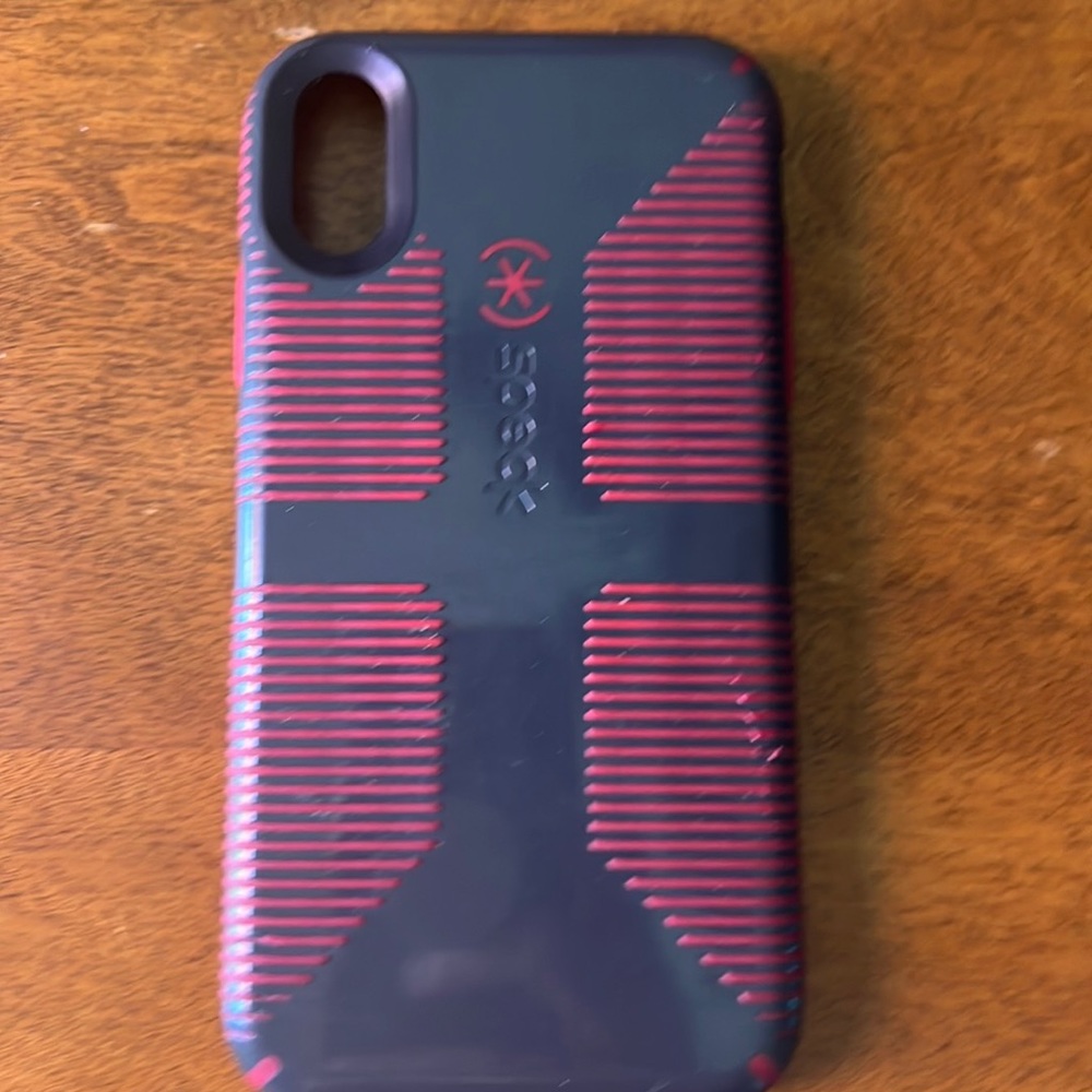 Speck Candyshell grip case for iPhone XR and screen protector